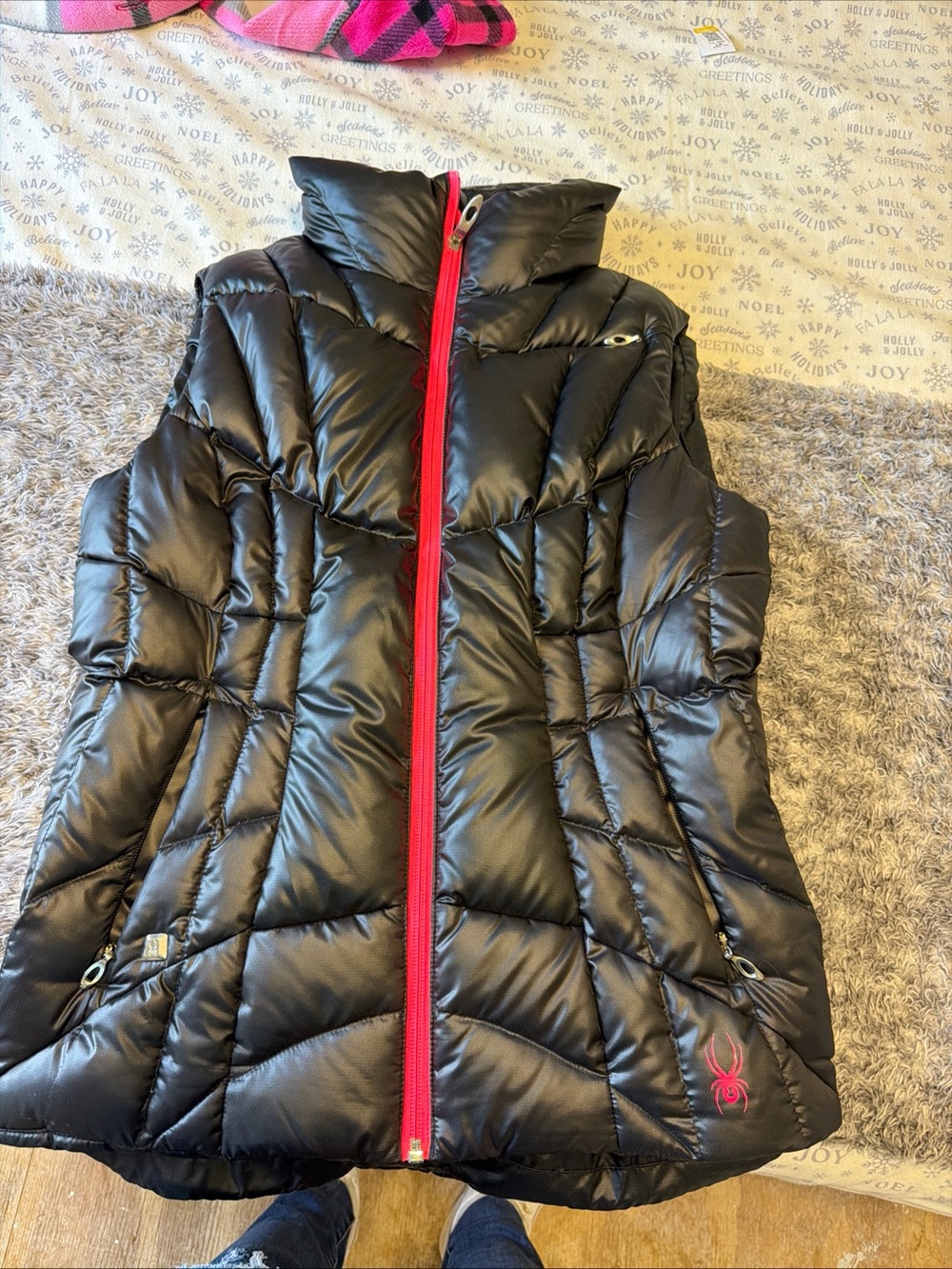 Spyder Women's Down Puffer Vest
Medium Black Hot Pink Red Zipper and Red accents